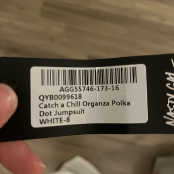 NWT - NASTY GAL WHITE JUMPSUIT w/ORGANZA SLEEVE - Picture 6 of 6